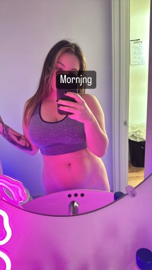 Curvyllama Photo #60