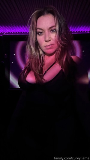 Curvyllama Photo #108