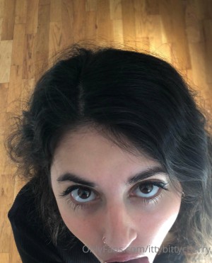 ittybittycherry Photo #32