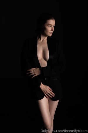 Emily Bloom Photo #850