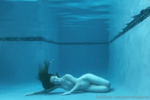 Emily Bloom Photo #1039