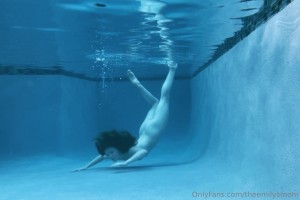 Emily Bloom Photo #1050