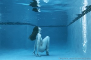 Emily Bloom Photo #1051