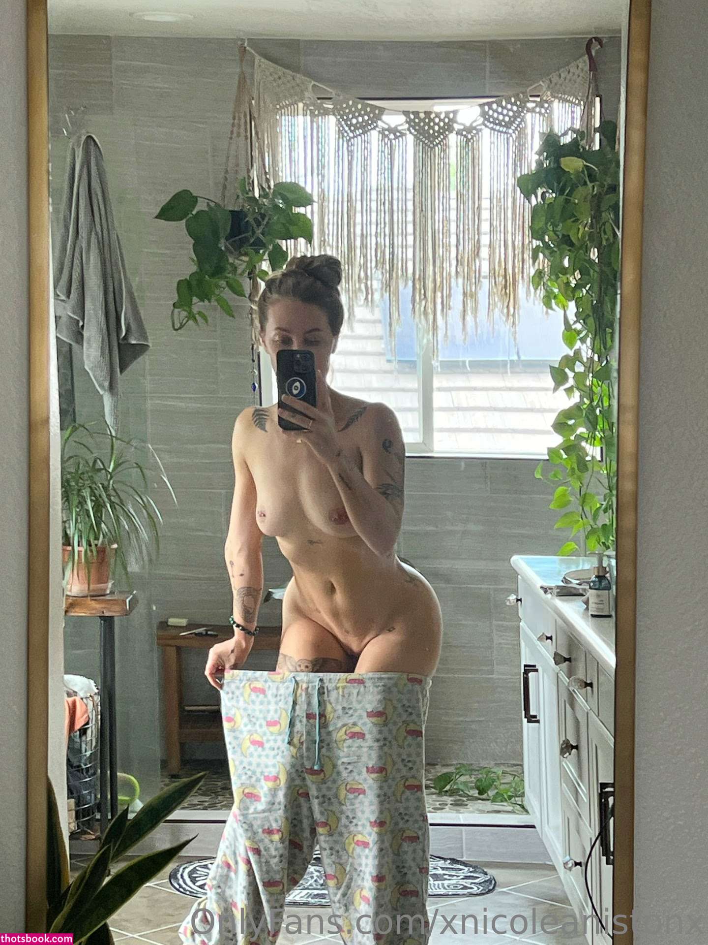 Nicole Aniston Photo #65