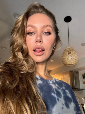 Nicole Aniston Photo #96