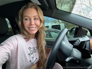 Nicole Aniston Photo #112