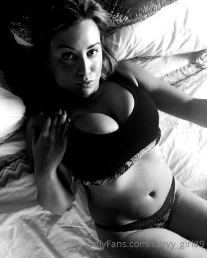 Curvygirl89 Photo #6