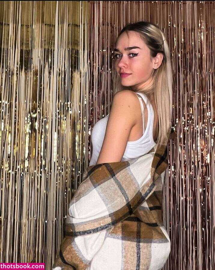 Kenna Bates Photo #150