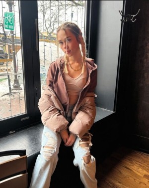 Kenna Bates Photo #153