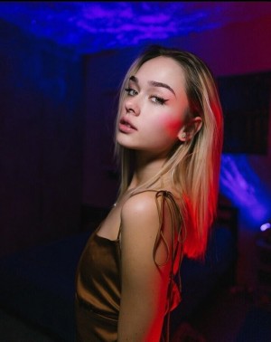 Kenna Bates Photo #181