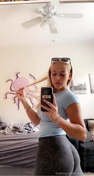 Tindrasmiley Photo #24