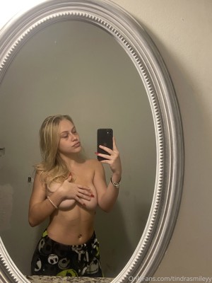 Tindrasmiley Photo #29