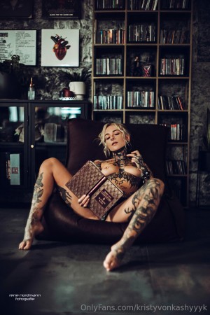 Kristy Von Kashyyyk Photo #38