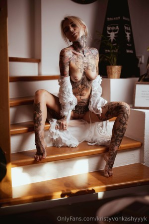 Kristy Von Kashyyyk Photo #48