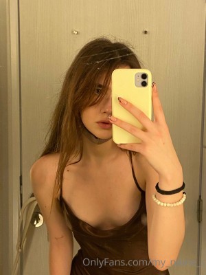 petitesofi Photo #15