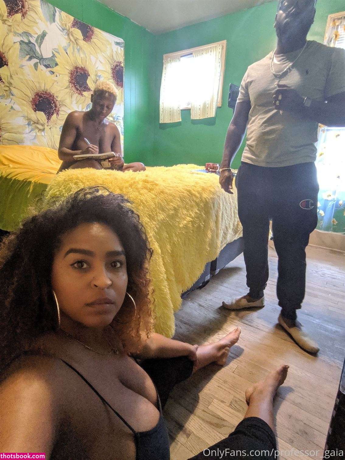 Professor Gaia Photo #26