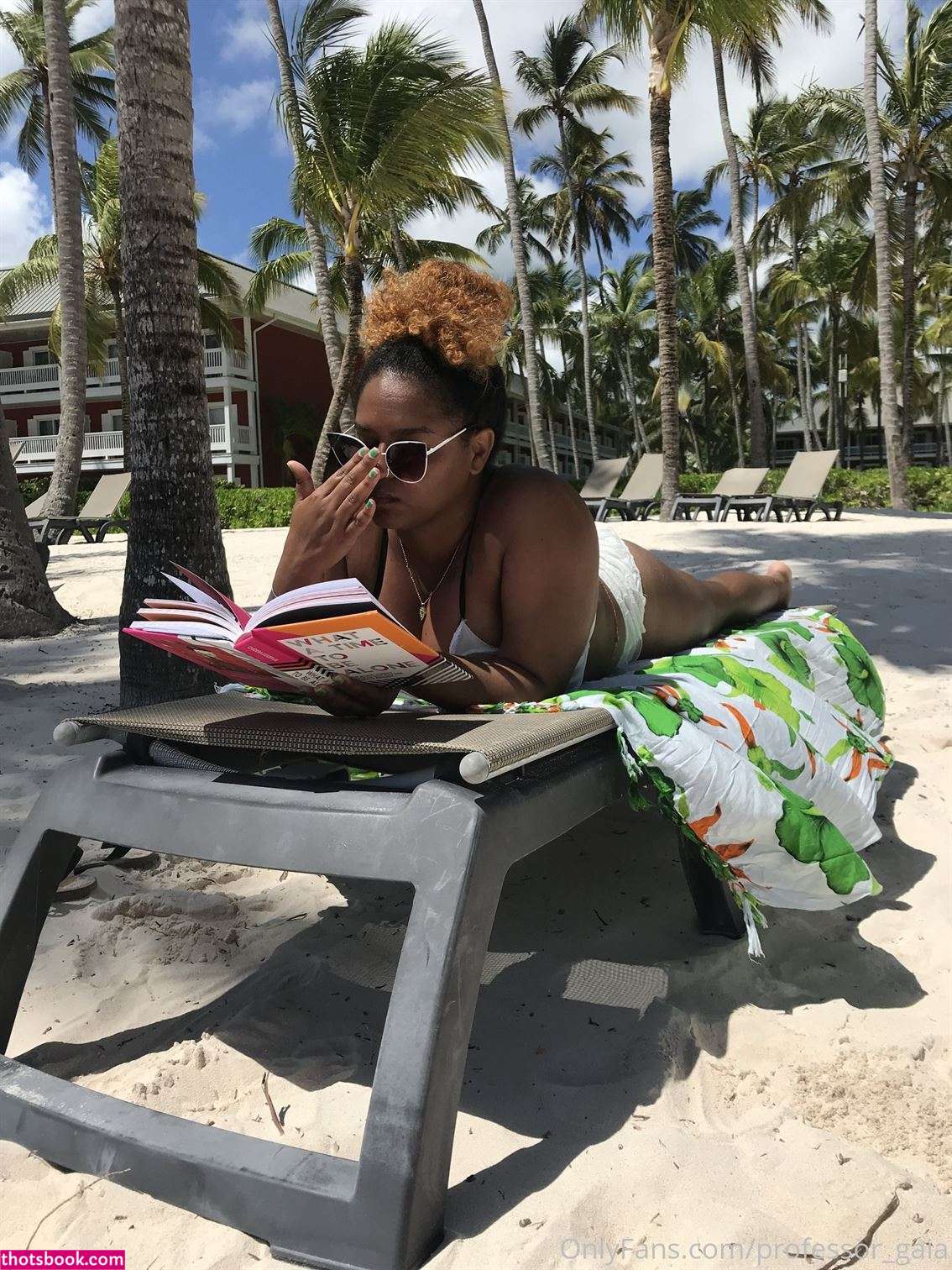 Professor Gaia Photo #41