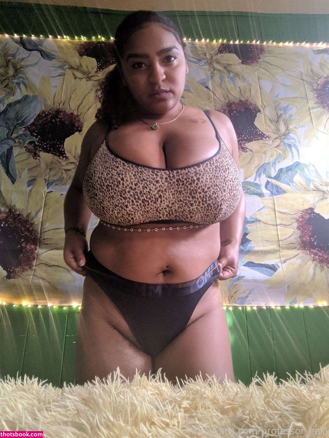 Professor Gaia Photo #105