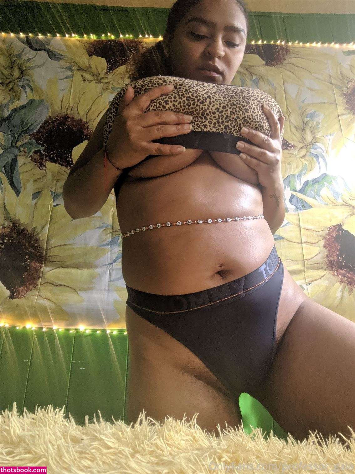 Professor Gaia Photo #126