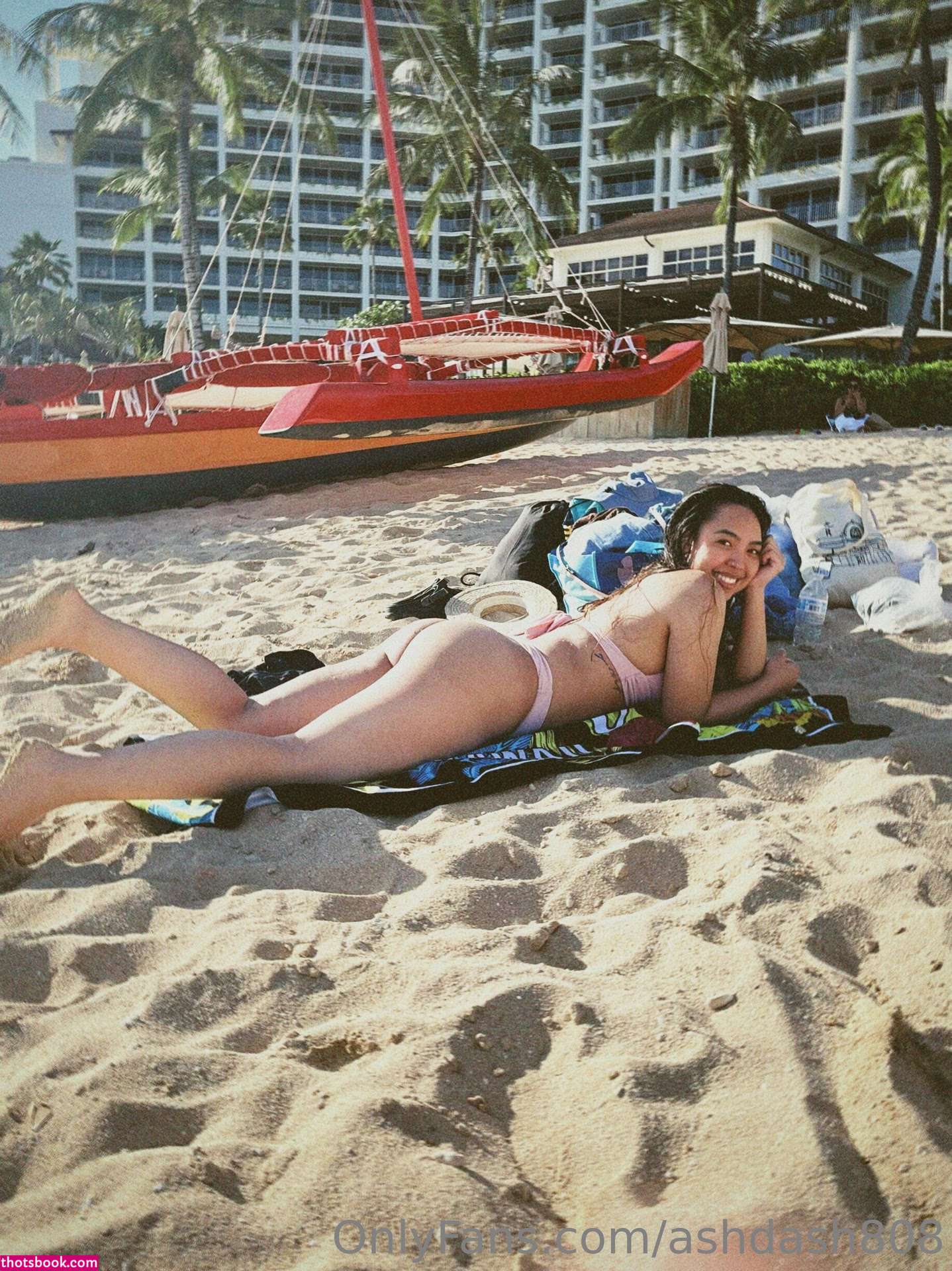 Lori Tungpalan Photo #18