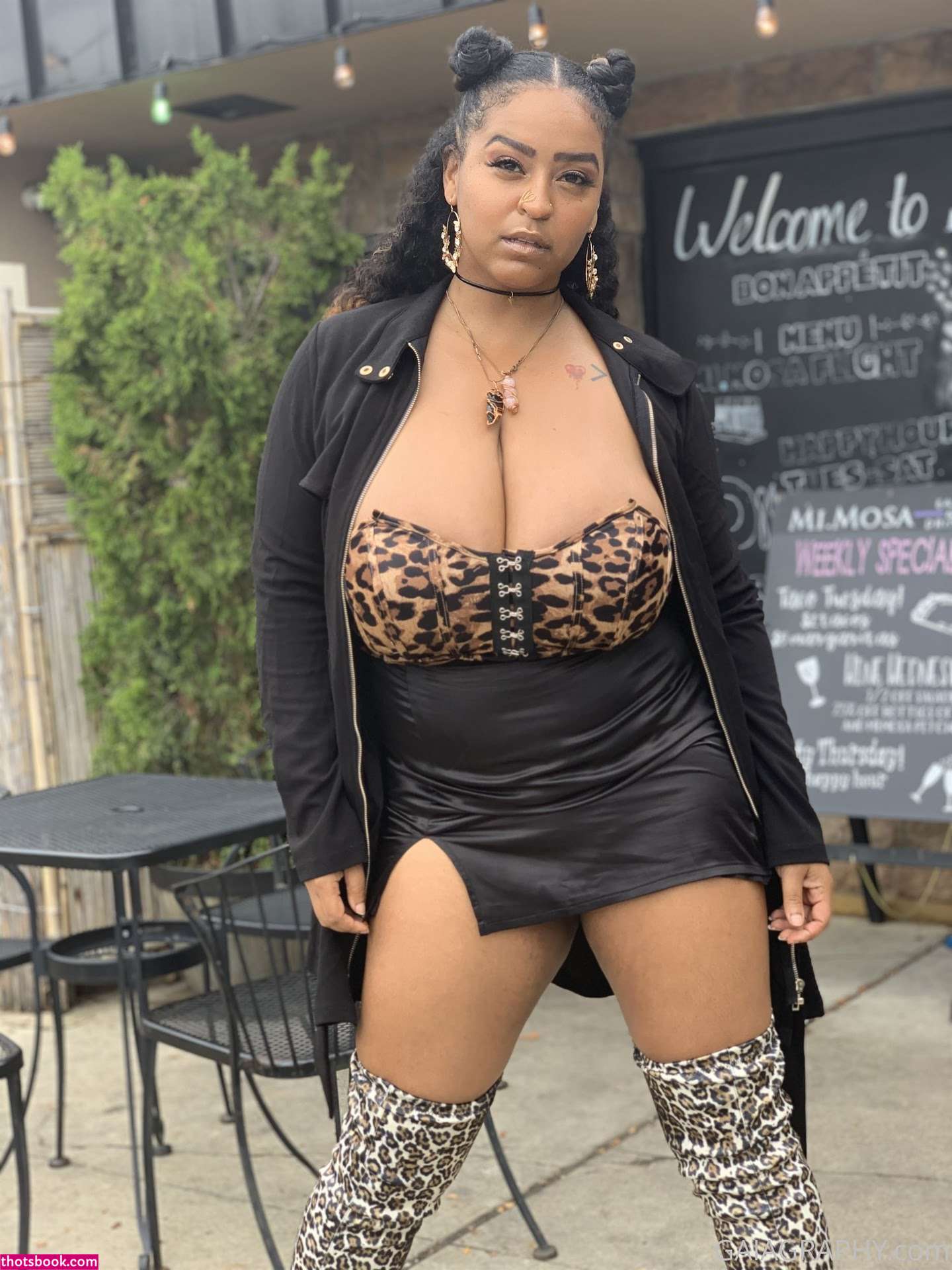 Professor Gaia Photo #160