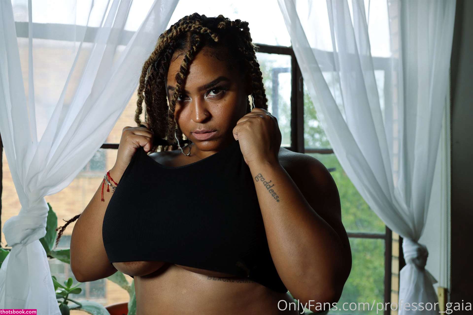 Professor Gaia Photo #192