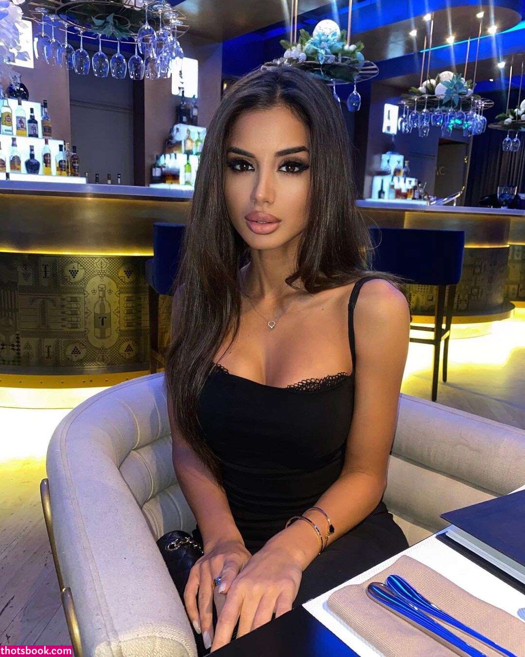 Anibas Aveaga Photo #37