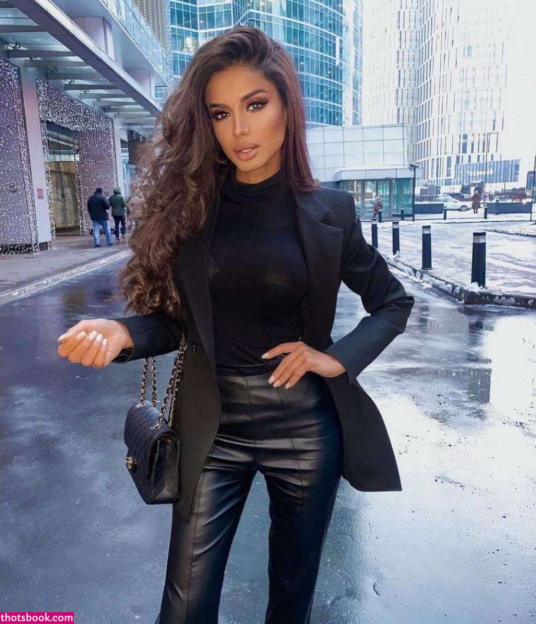 Anibas Aveaga Photo #49