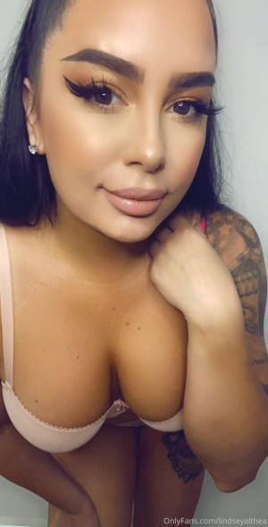 lindseyalthea Photo #9