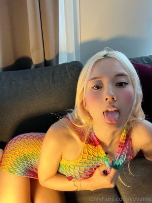 Vyvan Le Photo #1234