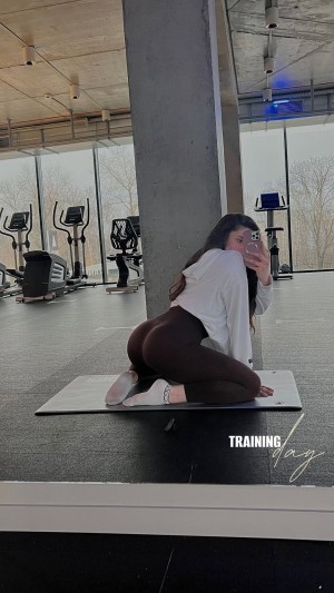 Julia Psuik Photo #17