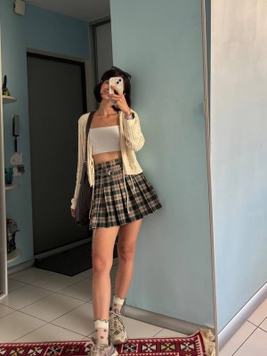 Loonassoftfeet Photo #379