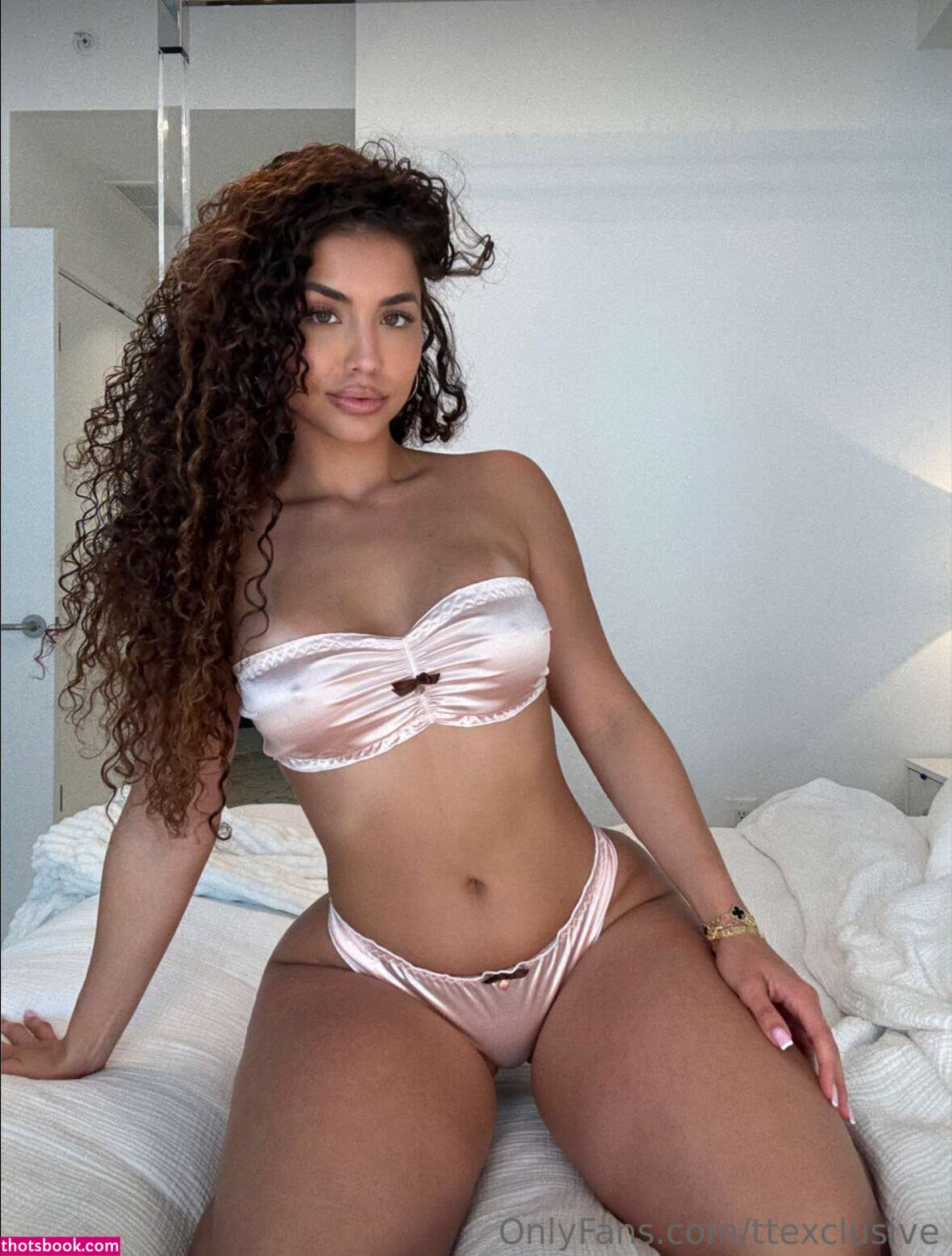 Thalia Matos Photo #177