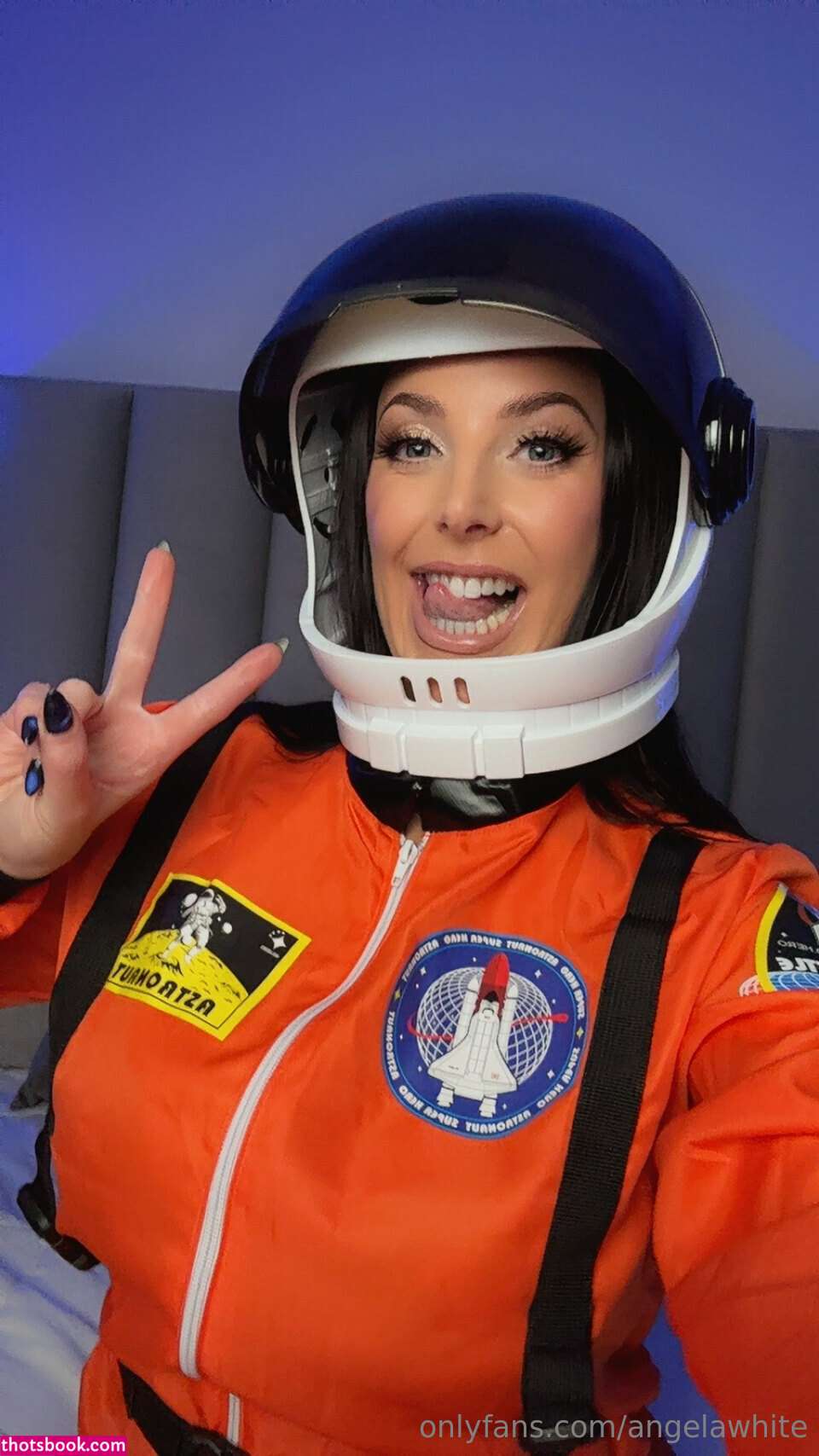 Angela White Photo #686