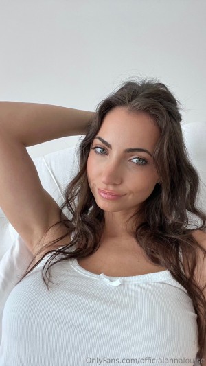 Anna Louise Photo #1112