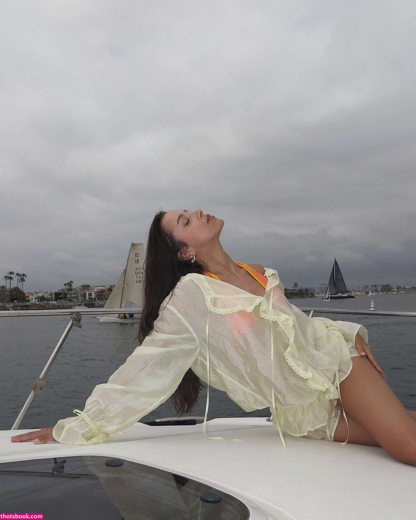 Izzybizzyspider Photo #1