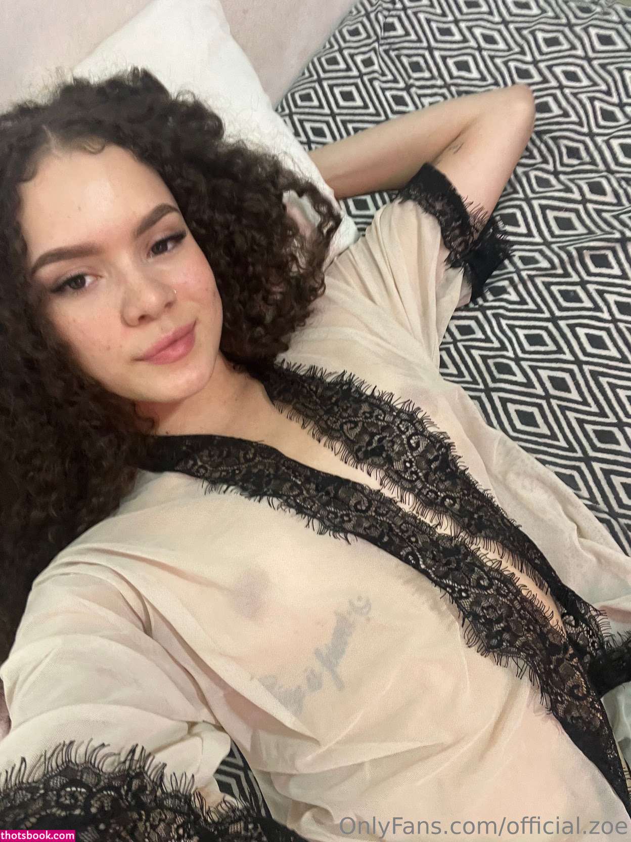 Official Zoe Photo #29