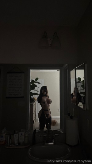 Allure Ana Photo #42