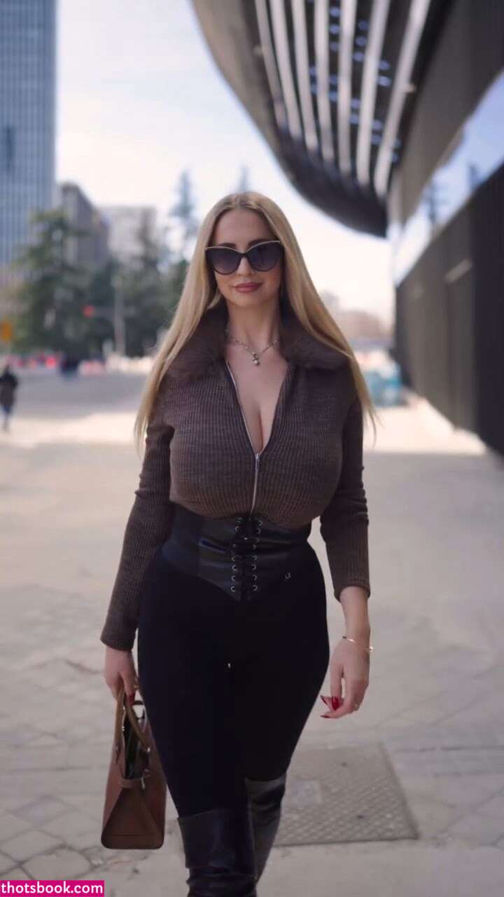 Maria Arreghini Photo #3