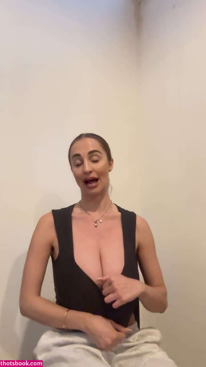 Maria Arreghini Photo #7