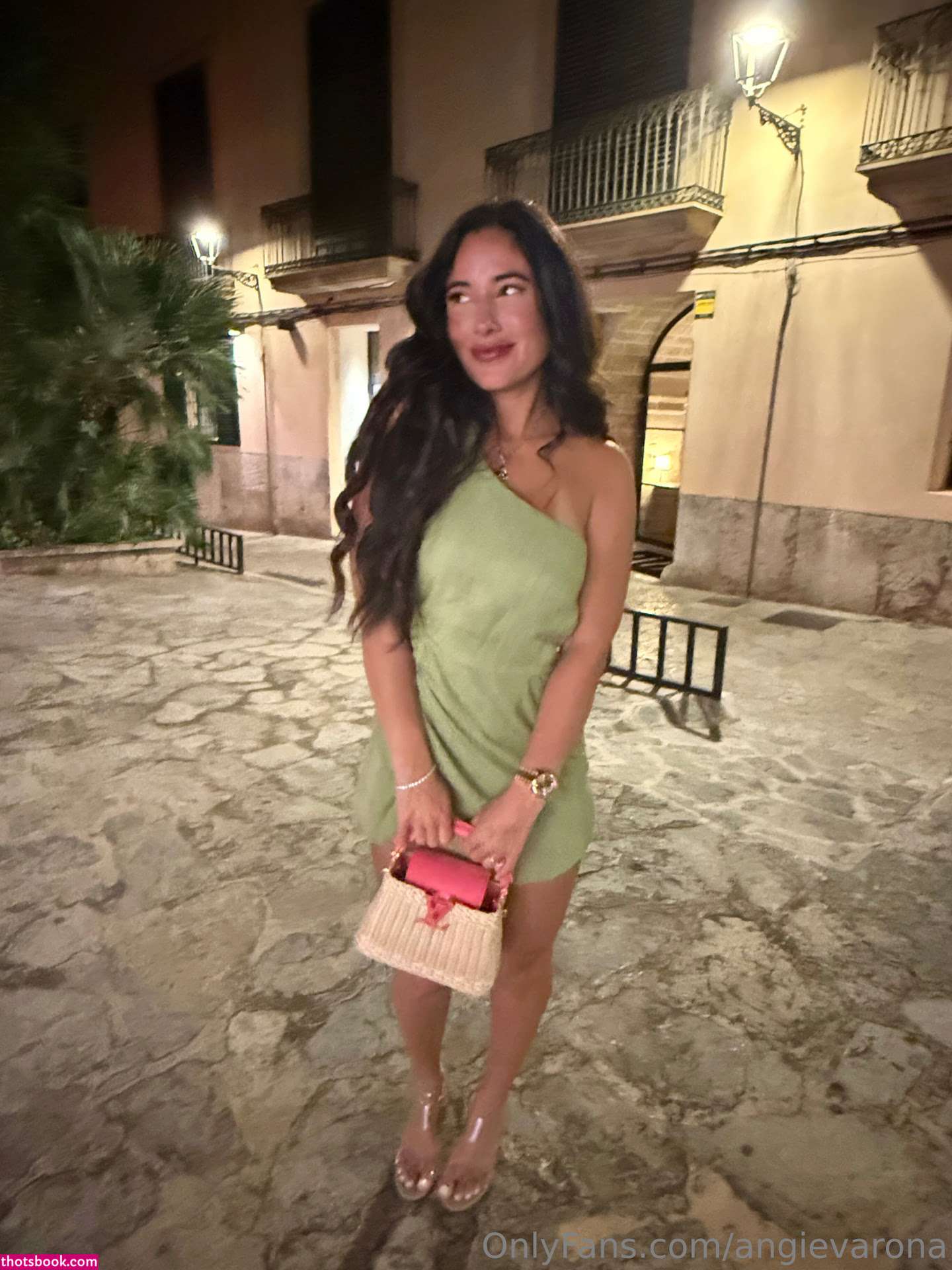 Angie Varona Photo #400