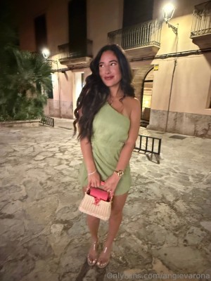 Angie Varona Photo #400