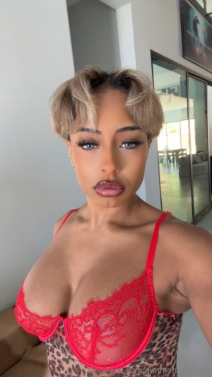 Qimmah Russo Photo #659