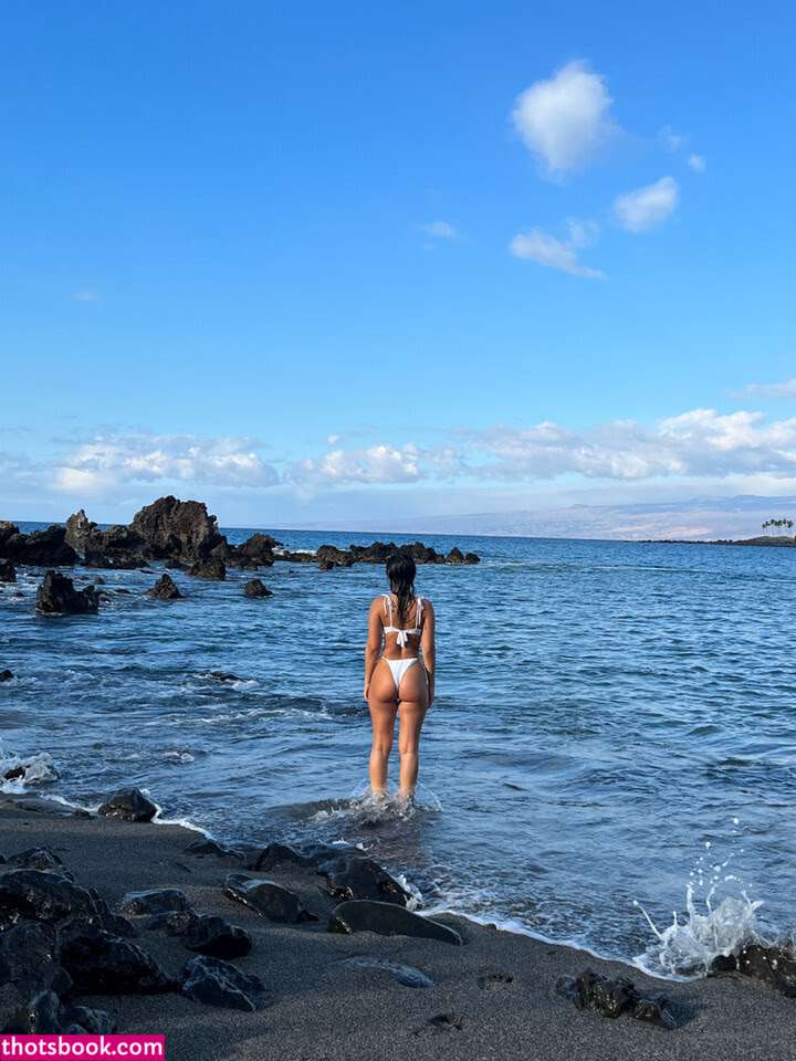 Julia Kelly Photo #105