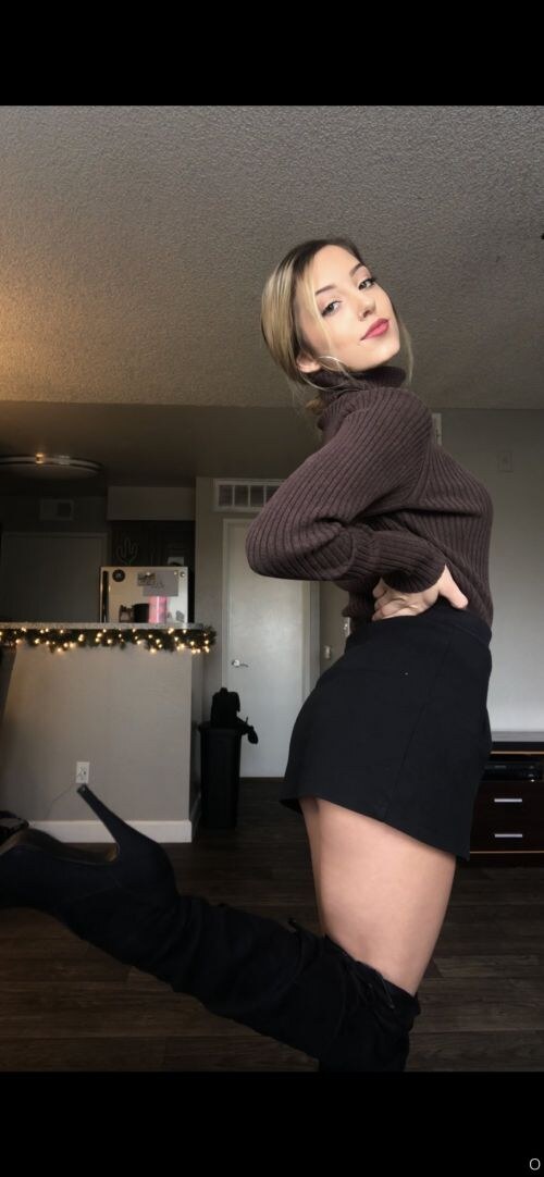 Karly Mergenthaler Photo #40