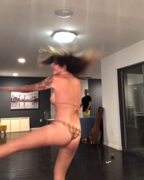 Bella Thorne Photo #15