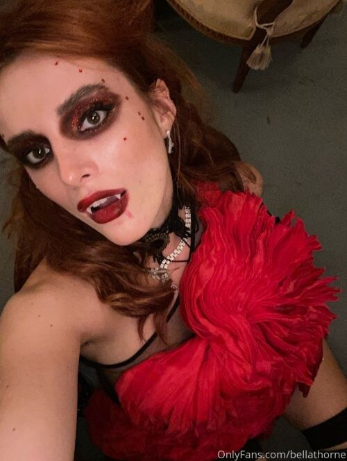 Bella Thorne Photo #27