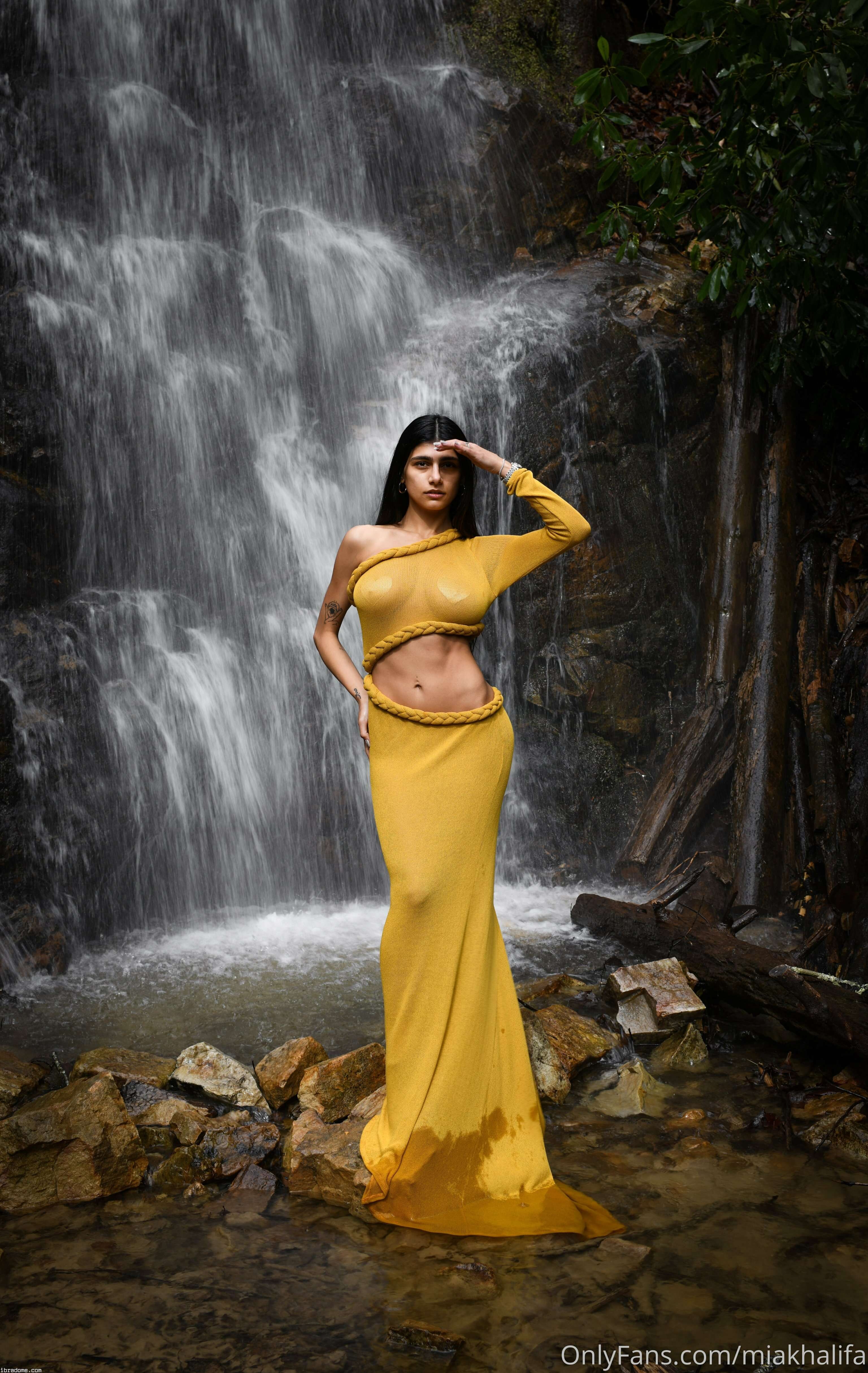 Mia Khalifa Photo #326