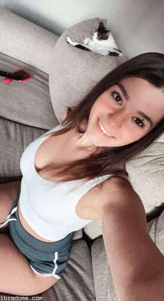 Nikki Woods Photo #15