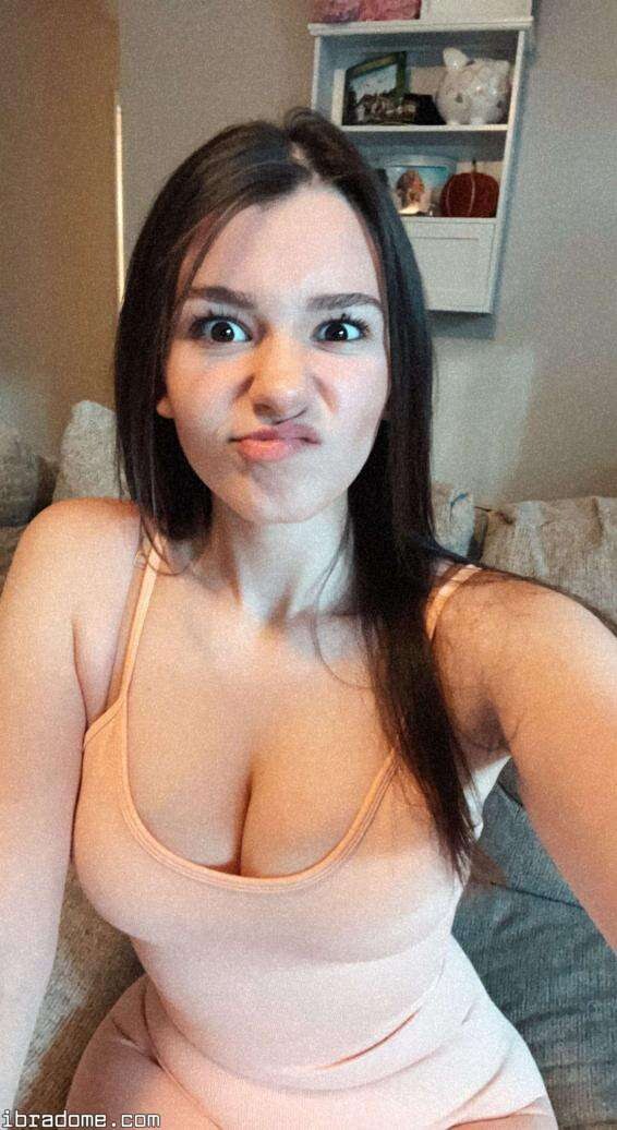 Nikki Woods Photo #17